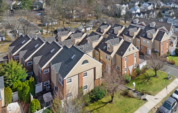 Gaslight Courte – Greenwich, CT